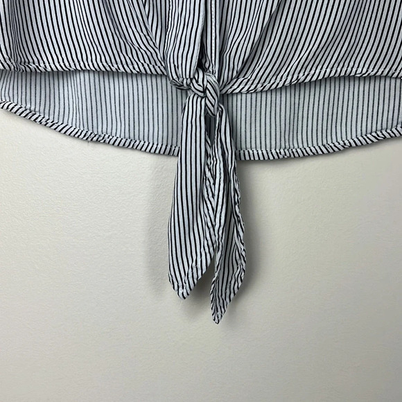 CHOCOLATE White and Black Striped Rayon Button Down Tie Front Crop Top Size M - Picture 4 of 6